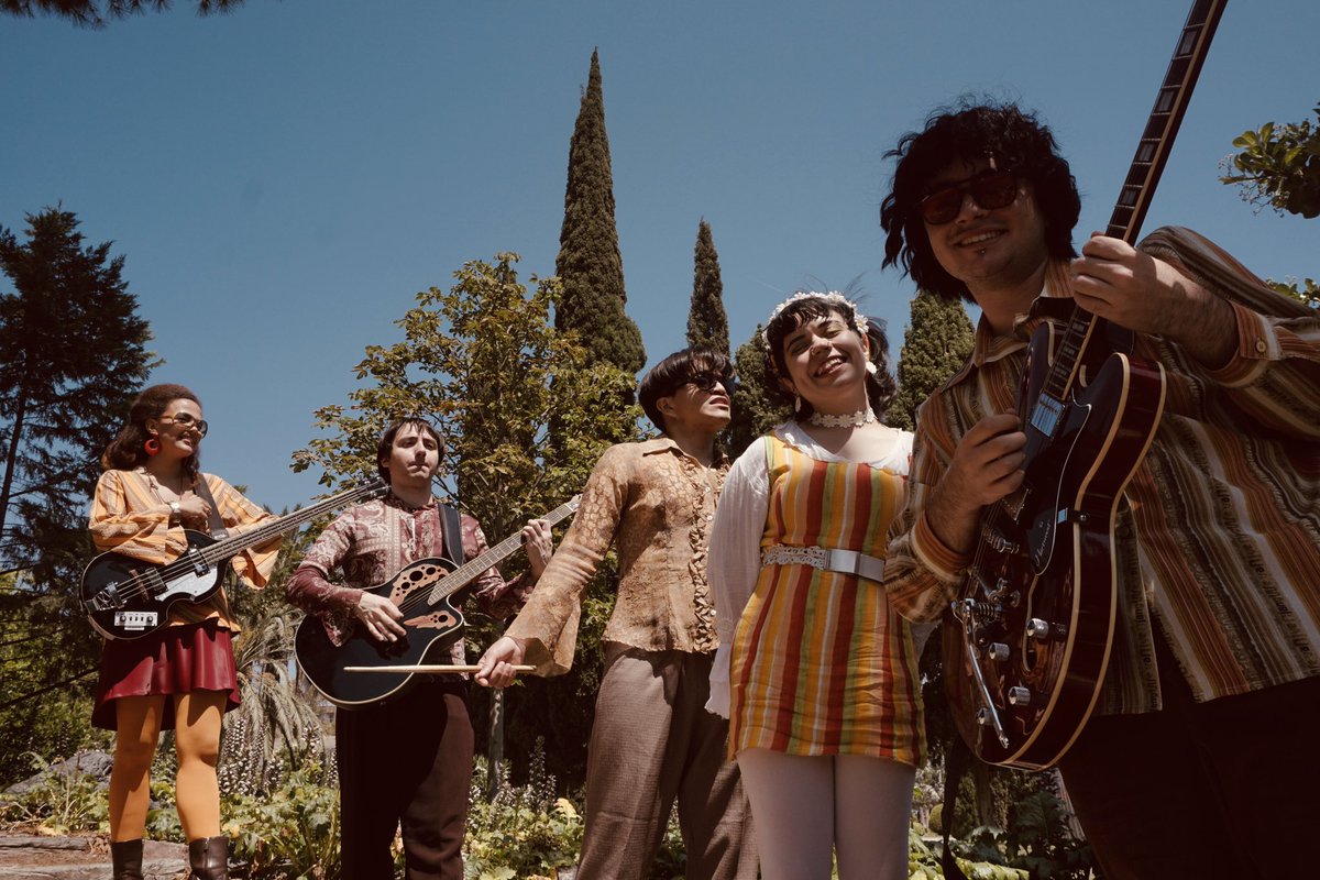 yourlastbullet's tweet photo. 🌼 CHEW IT LOUDER! 

30/07 – Estreno del videoclip

Stand up for your heritage.
Stand out for your legacy.

📍Primera parada: 1960 https://t.co/7dWX0QObXM