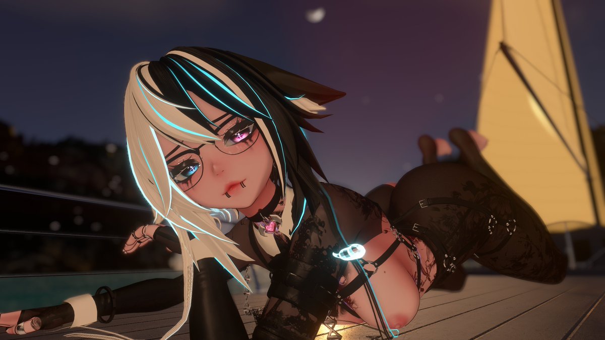 Hot e-sex on the yacht, anyone ? 👉👈💙