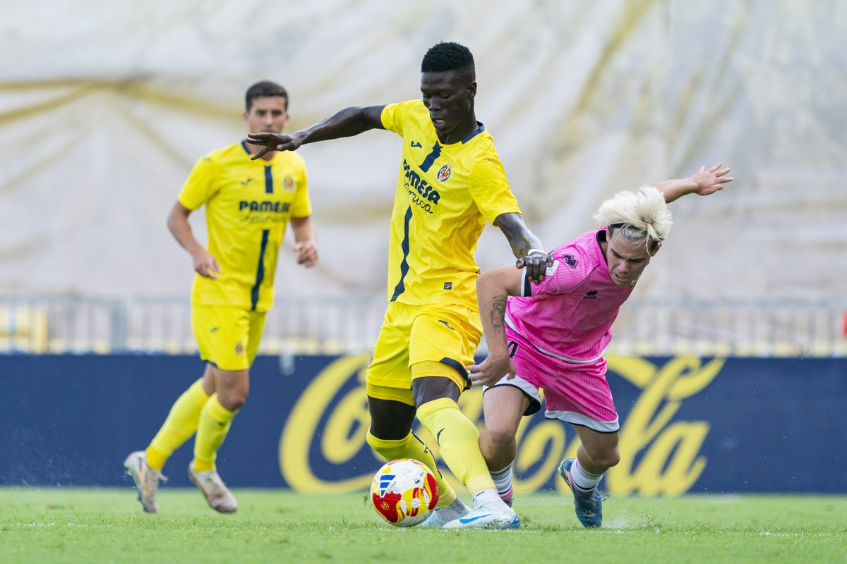 CanteraGrogueta's tweet image. El Villarreal B de David Albelda se estrena en pretemporada a lo grande. El filial amarillo se ha impuesto al Castellón B por 5-0 en el Mini Estadi.

⚽️⚽️ Albert
⚽️ César Bonafé
⚽️ Arenzana
⚽️ Jordi

¡A seguir así!