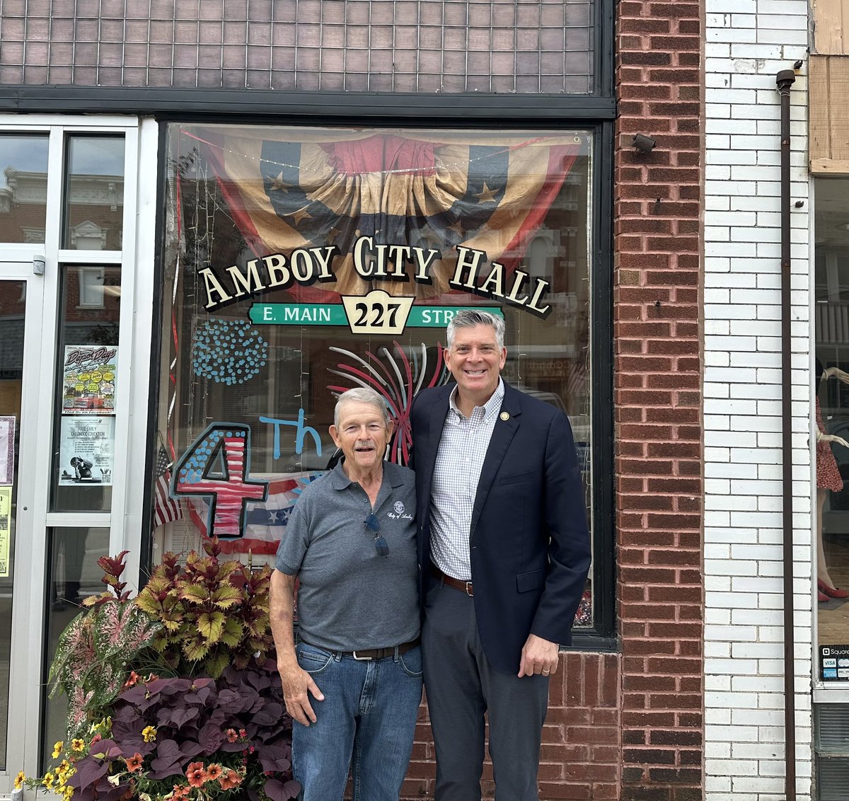 I had a great time sitting down with Mayor Stenzel to discuss upcoming projects in Amboy and how my office can be helpful.

I appreciate his leadership and advocacy on behalf of the community!