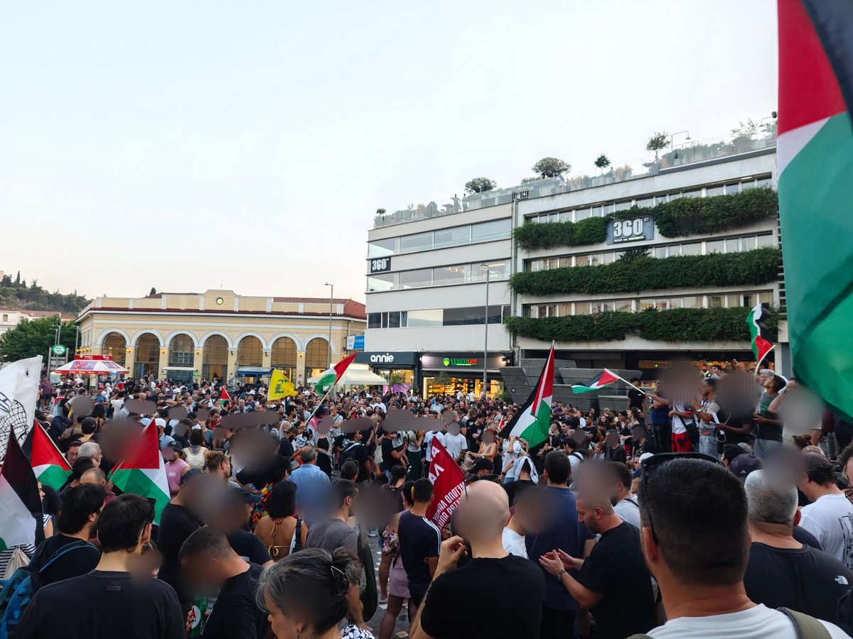 #Αθήνα 🇵🇸🚩 Αυτή τη στιγμή, η μαζική συγκέντρωση που καλέστηκε από την ανοιχτή Αντισιωνιστική Συνέλευση στο Μοναστηράκι, ενάντια στην έλευση Σιωνιστών δολοφόνων και συνεργατών τους! 

Zionists not welcome! 

Λευτεριά στην Παλαιστίνη! ✌️

#antireport #freePalestine
