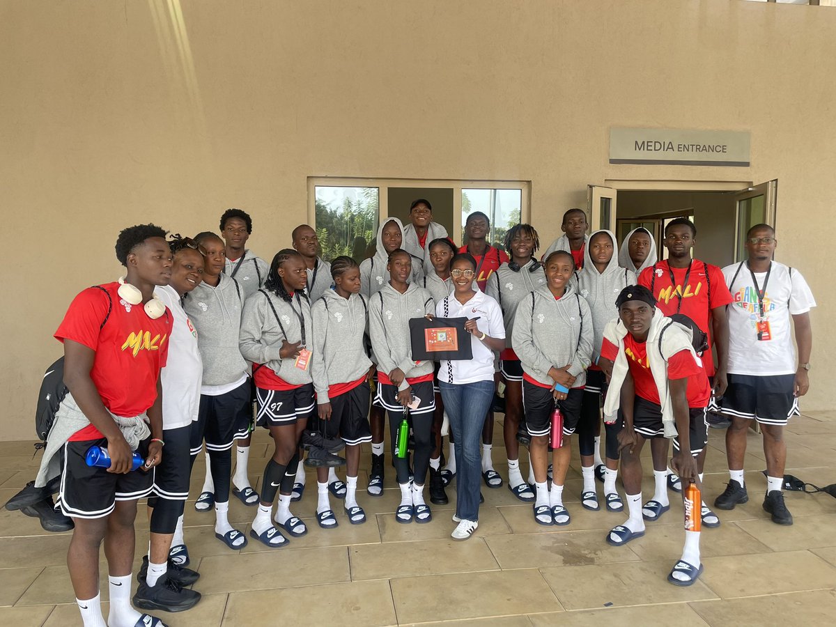 urukundo_initia's tweet image. Day 3 at @GiantsOfAfrica We wrapped up our journey with amazing players from 🇳🇬 Nigeria, 🇲🇦 Morocco, 🇬🇭 Ghana, 🇺🇬 Uganda, 🇲🇱 Mali, 🇧🇫 Burkina Faso & 🇧🇼 Botswana 🌍✨
Ending on the perfect note of love, culture & connection!
#PlayWithPurpose #urukundolifeskillsboardgame🤍✨🎲♟️