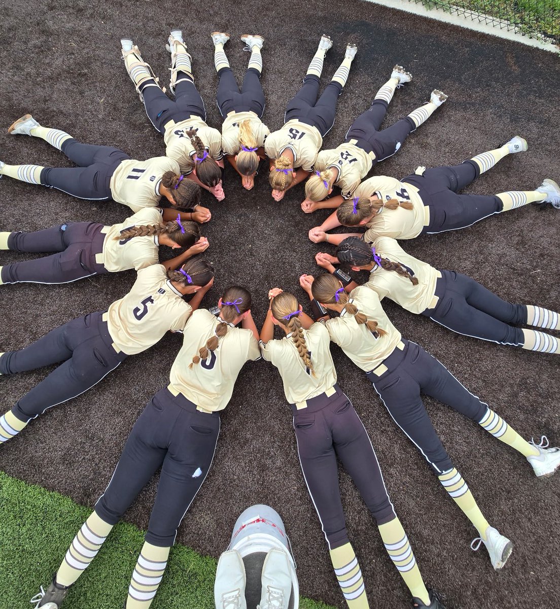 <a href="/HouseofPitching/">Bill Hillhouse</a> Purple ribbons for you! Sending you strength &amp; prayers. 🙏🏼