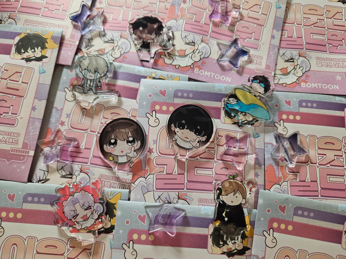 azoo_pik's tweet image. The mini acrylic stands are so cute 😍😍😍 Please save me TT i need a full set 😭😭😭
#이웃집길드원 💜 #virtualstranger
@b_jakipnida