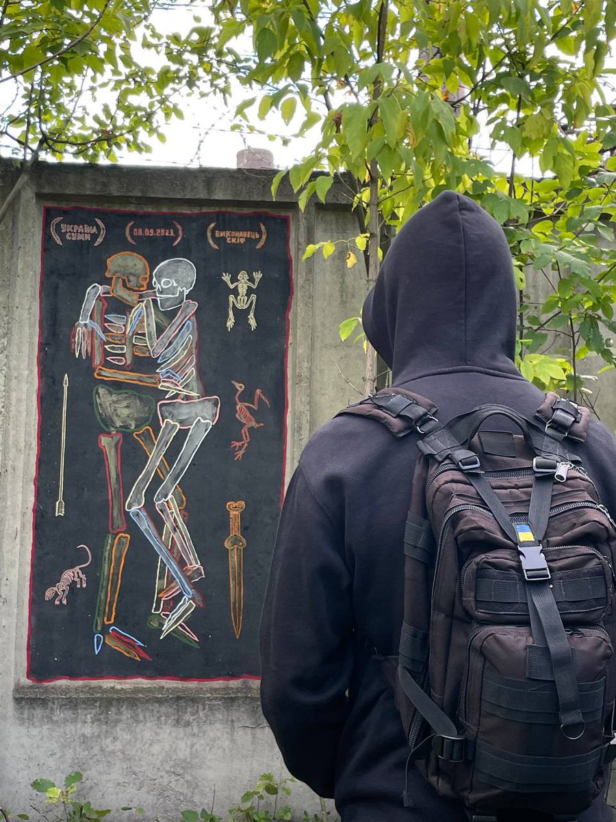 Накидаю сюди теж варіантів улюблених побачень.

1. Найпростіший - взяти чай/каву і піти на природу