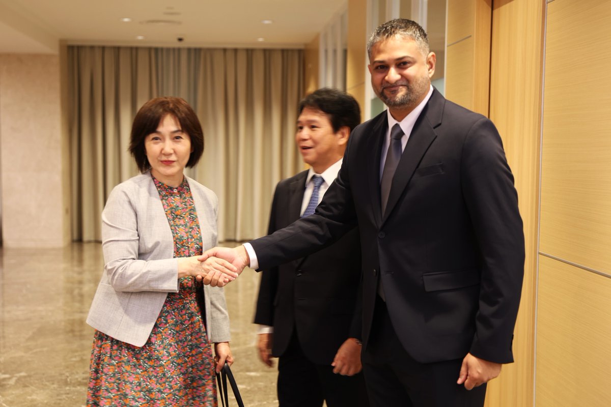 MoFAmv's tweet image. Special Envoy of the Prime Minister of Japan, and Parliamentary Vice Minister for Foreign Affairs, H.E. Ms. Ikuina Akiko, arrived in the Maldives on an Official Visit.
The Special Envoy was received by Amin Javed Faizal, Additional Secretary.
@MofaJapan_en