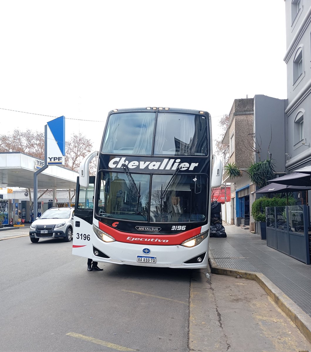 🇱🇻 ¡Momento Granate ya está en Junín!

Estamos en la puerta del hotel Copahue, a la espera del plantel de #Lanús que sale a las 17:15 horas rumbo al estadio Eva Perón.

#DaleGrana 🇱🇻👊🏻