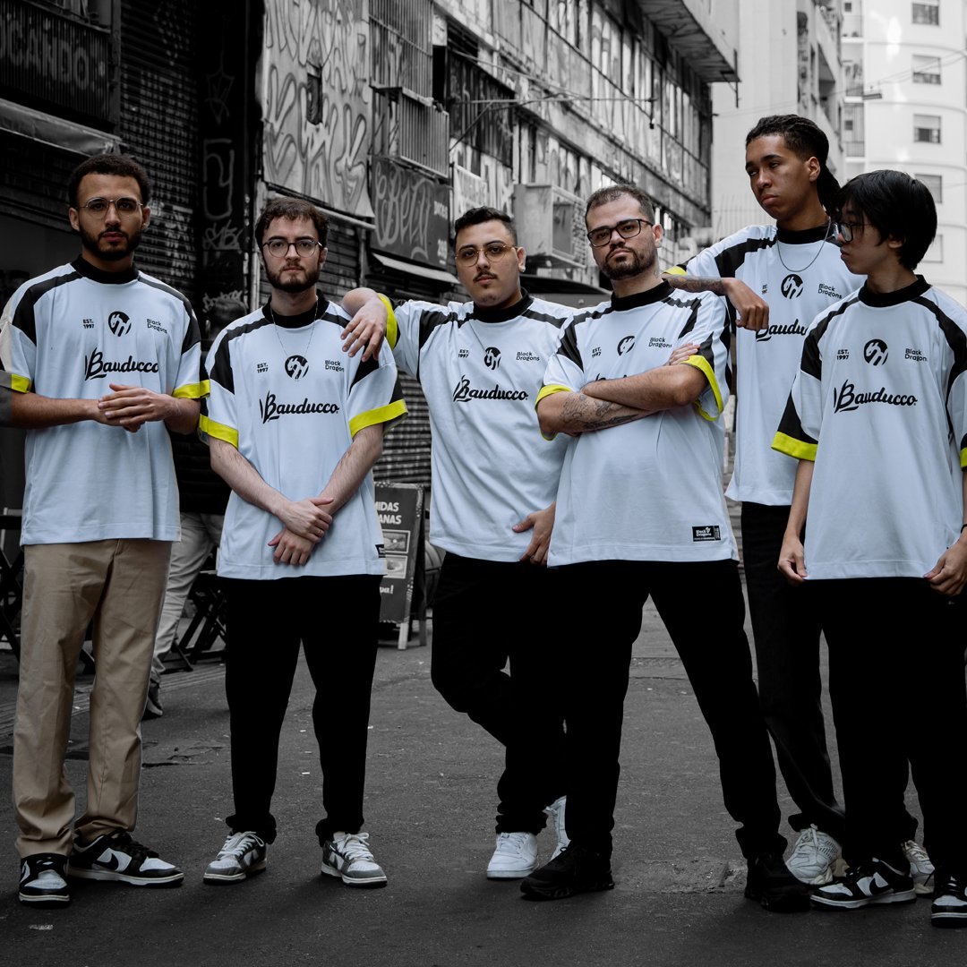 Nossa participação no primeiro split da SAL se encerra aqui.

Nosso time foi guerreiro e em pouco tempo de line alcançamos os playoffs. 

Acreditamos plenamente no projeto e voltaremos ainda mais fortes para o próximo split. Agadecemos a torcida de todos 🖤
