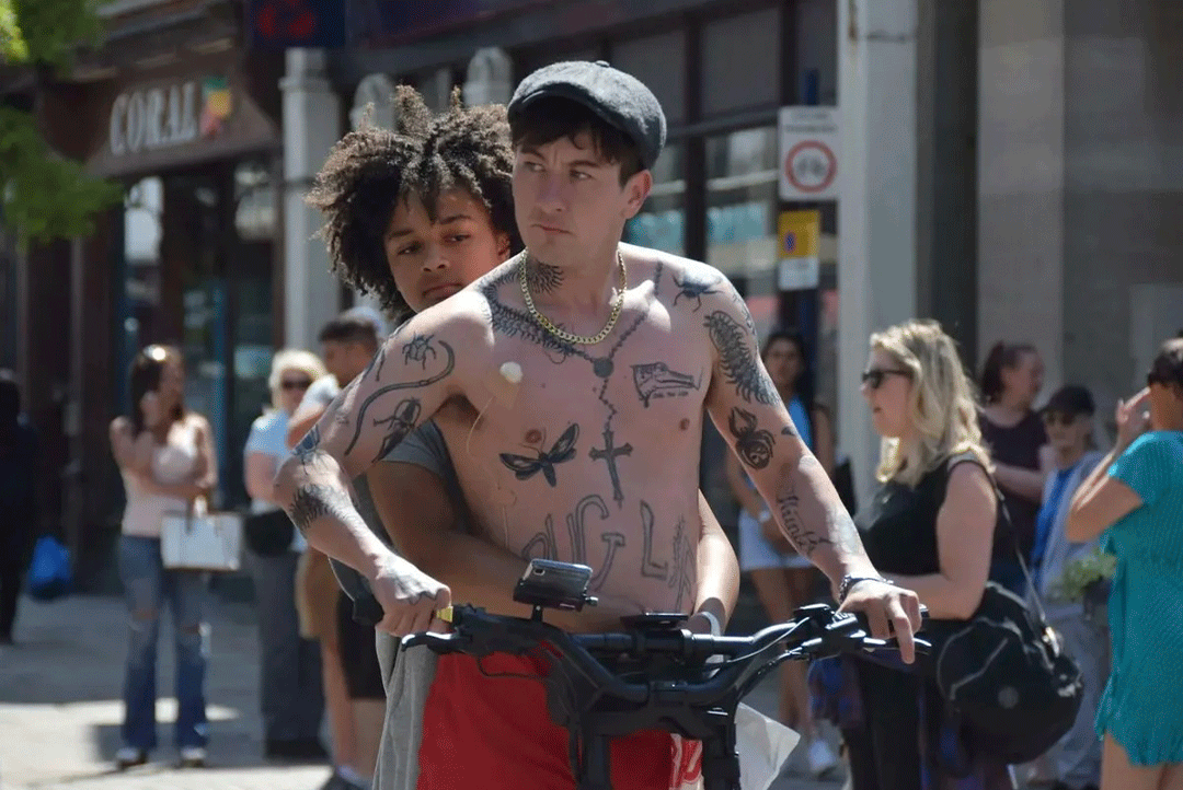 CinetecaMexico's tweet image. #EnCartelera 🎬
BIRD (Andrea Arnold, 2024) protagonizada por Nykiya Adams, Barry Keoghan y Franz Rogowski; explora el realismo social, el autodescubrimiento y la esperanza. 📽️🕊️
Disponible en Cineteca Nacional México 🔴 y Cineteca de las Artes 🟣. 🎟️👇
tinyurl.com/5n9abanh…