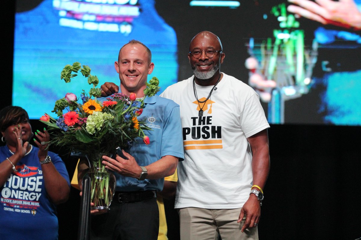Congratulations to Chef Stuart Hardy! 📷📷
Please join us in celebrating the Bibb County School District Teacher of the Year, Chef Stuart Hardy! 📷
