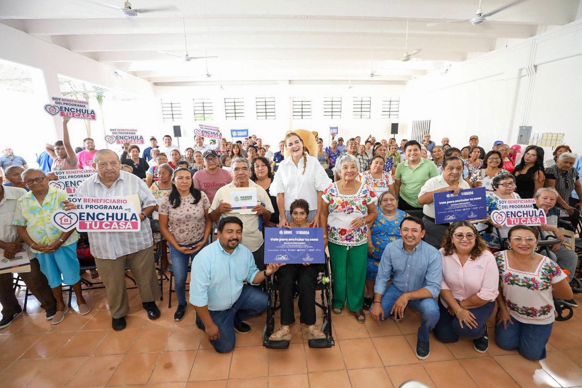 Arturo León (@arturoleonmx) on Twitter photo Estamos muy felices de apoyar a 112 personas adultas mayores con el programa Enchula Tu Casa 🏡
Reconocer su esfuerzo y brindarles un hogar digno es nuestra manera de agradecerles todo lo que han hecho.
#meridacontigoesmejor
<a href="/CeciliaPatronL/">Cecilia Patrón Laviada</a>
<a href="/AyuntaMerida/">Ayuntamiento Mérida</a>
<a href="/DesSocialMerida/">Desarrollo Social y Combate a la Pobreza</a> Estamos muy felices de apoyar a 112 personas adultas mayores con el programa Enchula Tu Casa 🏡
Reconocer su esfuerzo y brindarles un hogar digno es nuestra manera de agradecerles todo lo que han hecho.
#meridacontigoesmejor
<a href="/CeciliaPatronL/">Cecilia Patrón Laviada</a>
<a href="/AyuntaMerida/">Ayuntamiento Mérida</a>
<a href="/DesSocialMerida/">Desarrollo Social y Combate a la Pobreza</a>