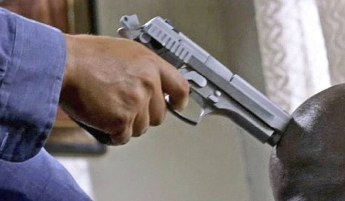 Lalai_002's tweet image. Gün to ur head, name one Musician that don&apos;t smoke??