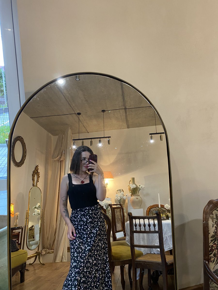 dushnilkaa's tweet image. шалений тиждень закінчуємо легким заземленням та зібранням книжкового клубу. нарешті завтра субота і мій організм згадає, що таке нормальний сон