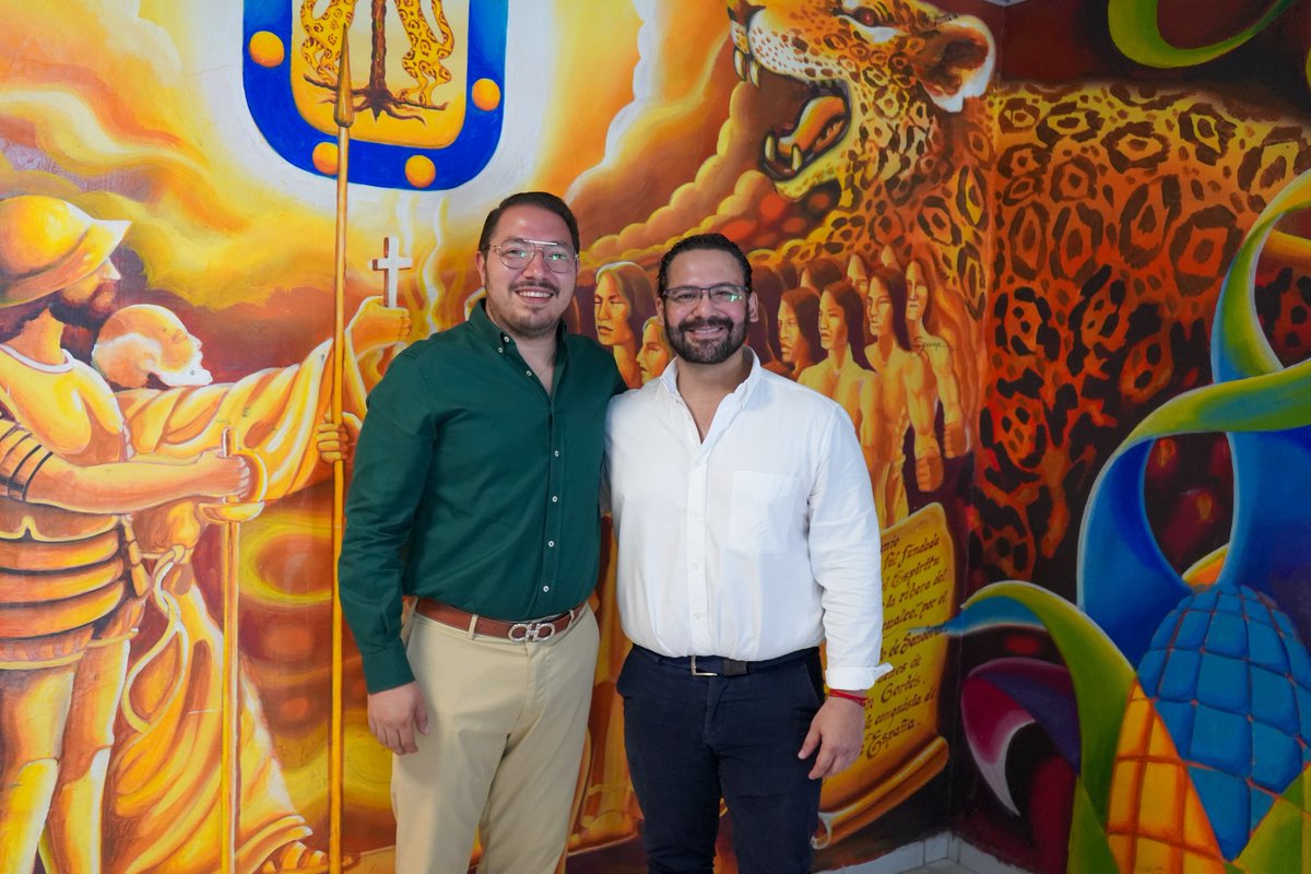 Reafirmamos nuestro compromiso con la Gobernadora Rocío Nahle al entregar escrituras en Coatzacoalcos, junto a autoridades municipales electas.
#PorAmorAVeracruz ❤️