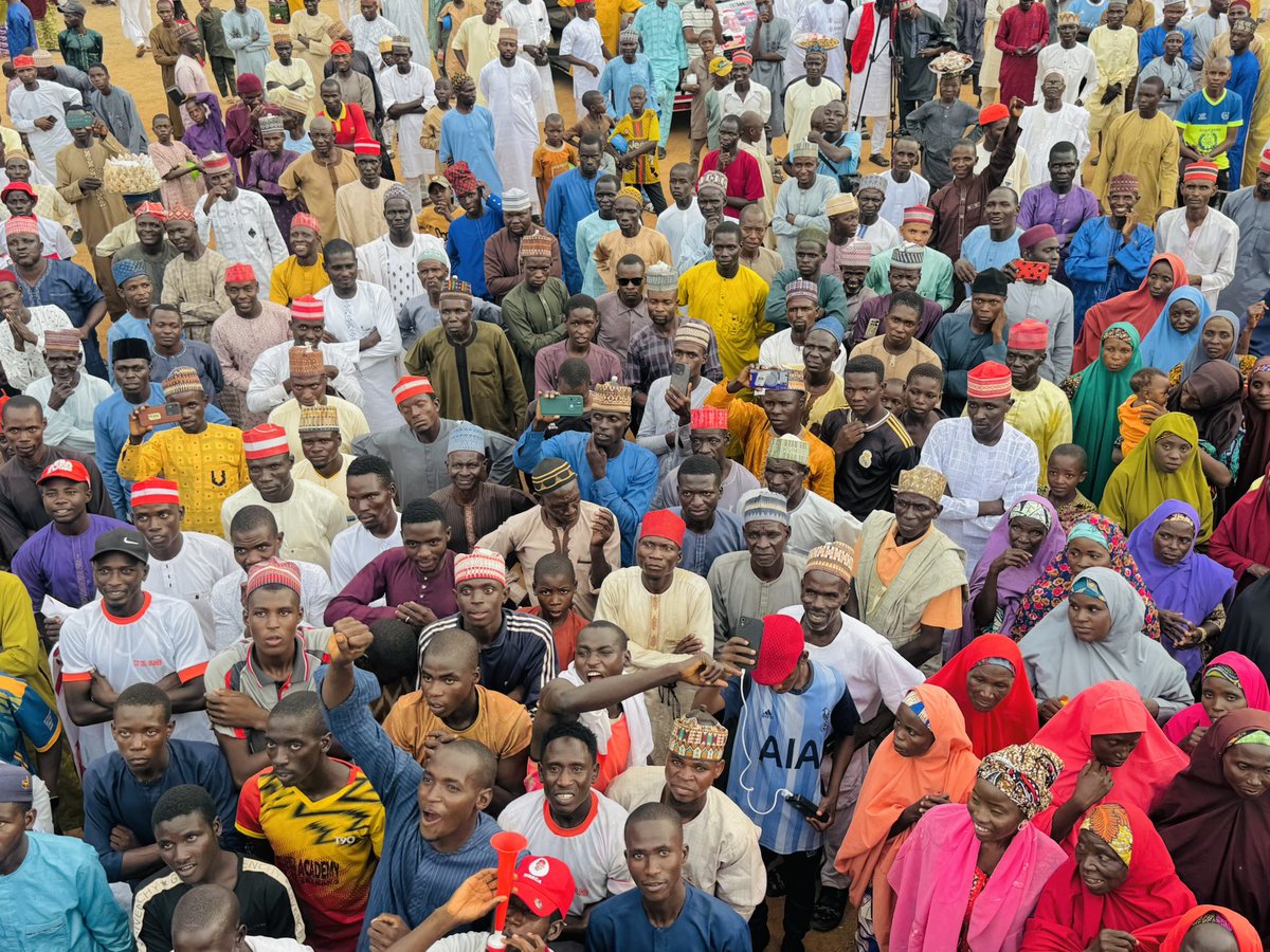SaifullahiHon's tweet image. NNPP National Leader, His Excellency Sen @KwankwasoRM, PhD, FNSE, today, Friday (25th July 2025), received a large number of decampees from the All Progressives Congress (APC) from Shanono, Tsanyawa, and Nasarawa Local Government Areas of Kano State.