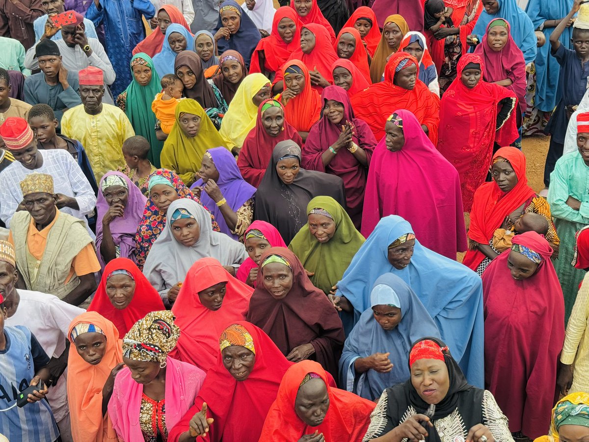 SaifullahiHon's tweet image. NNPP National Leader, His Excellency Sen @KwankwasoRM, PhD, FNSE, today, Friday (25th July 2025), received a large number of decampees from the All Progressives Congress (APC) from Shanono, Tsanyawa, and Nasarawa Local Government Areas of Kano State.