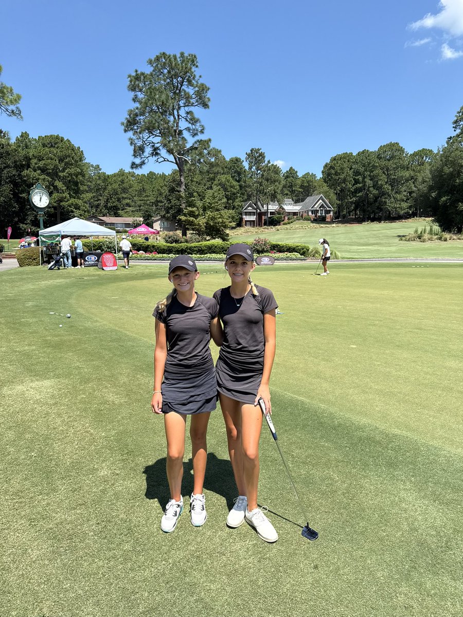 Twinning with my caddie for Round 2 of <a href="/uskidsgolf/">U.S. Kids Golf</a> Teen Worlds 👯‍♀️ 

#GolfLife #TeenWorlds #Twins #PineNeedles