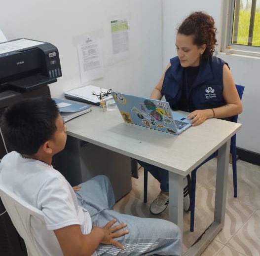 DefensoriaCol's tweet image. Adolescentes reflexionan sobre su papel en la sociedad
En Leticia, Amazonas, realizamos un taller en el Centro de Atención Especializada (CAE) con adolescentes en contextos de protección juvenil, enfocado en el Derecho a la Participación.
Durante el espacio se recogieron sus…