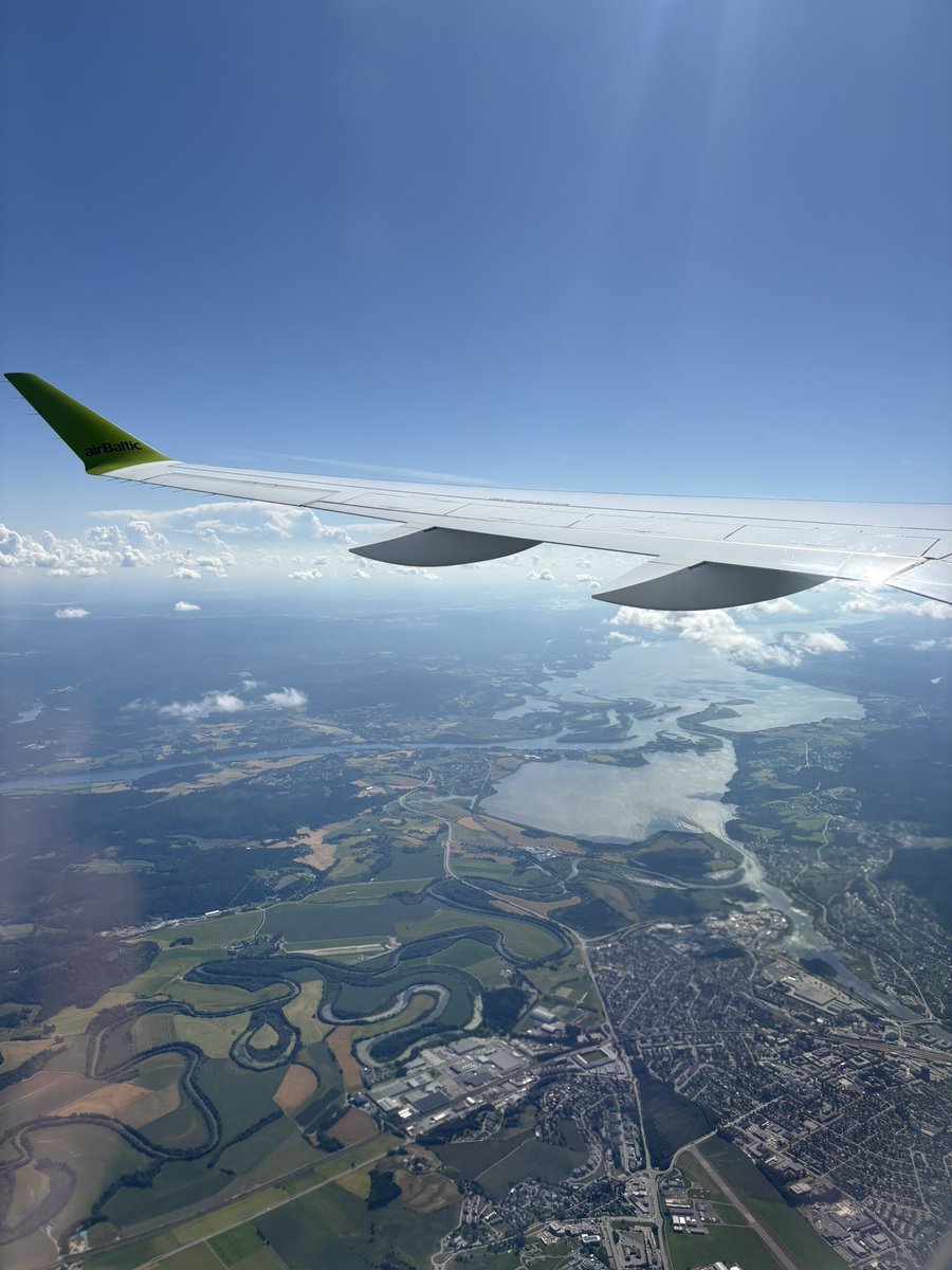Soleadonauta's tweet image. ということでオスロからミュンヘンに飛んできました✈️  面白い地形🗺️