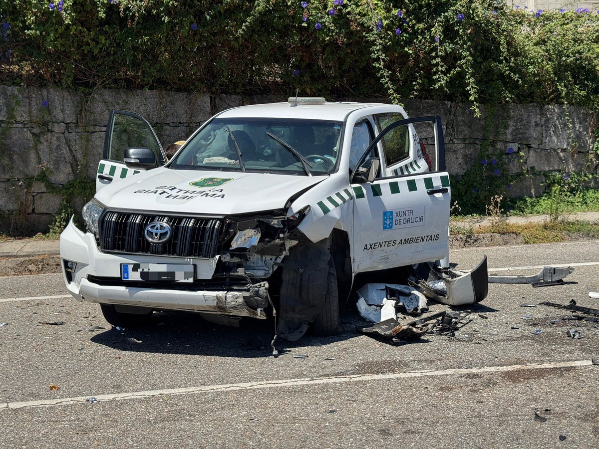 Asociación🇪🇦Agentes Medioambientales (@aeafma) on Twitter photo Deseamos pronta recuperación a los afectados en el accidente de tráfico, en Salvaterra de Miño, en el que se ha visto involucrado el compañero del Cuerpo de #AxentesAmbientais de la <a href="/Xunta/">Xunta de Galicia</a>.
🗞️<a href="/Diario_Pontev/">Diario de Pontevedra</a>
diariodepontevedra.es/articulo/comar… Deseamos pronta recuperación a los afectados en el accidente de tráfico, en Salvaterra de Miño, en el que se ha visto involucrado el compañero del Cuerpo de #AxentesAmbientais de la <a href="/Xunta/">Xunta de Galicia</a>.
🗞️<a href="/Diario_Pontev/">Diario de Pontevedra</a>
diariodepontevedra.es/articulo/comar…