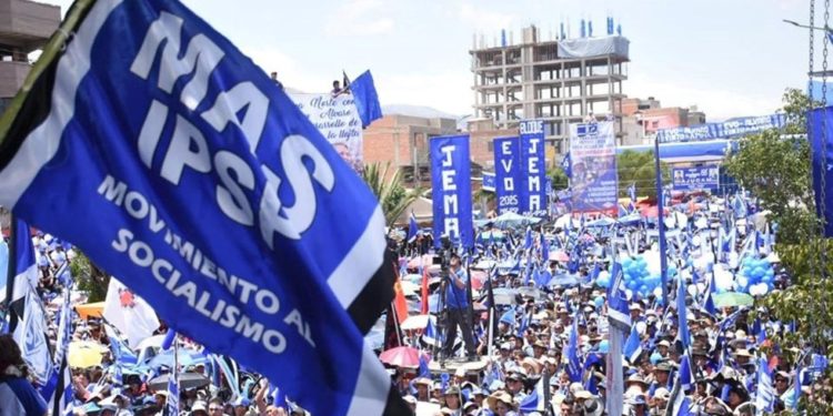 contrapuntovzla's tweet image. Partidos de izquierda y bloque de Evo Morales no asistieron al llamado de unidad del MAS en Bolivia acortar.link/UMg4ts