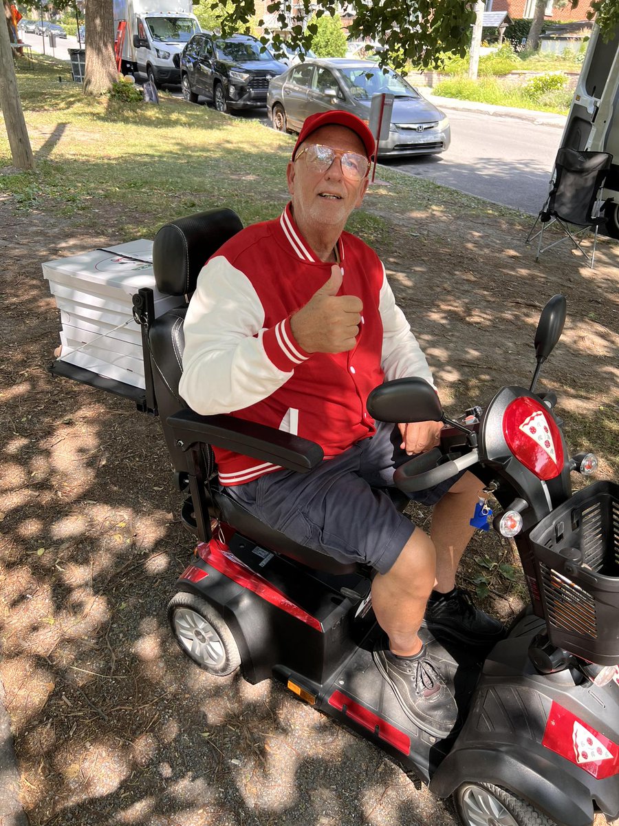 Watch out next time you order pizza… 🍕 Denis is back! Season 26 is now filming in the streets of Montreal!