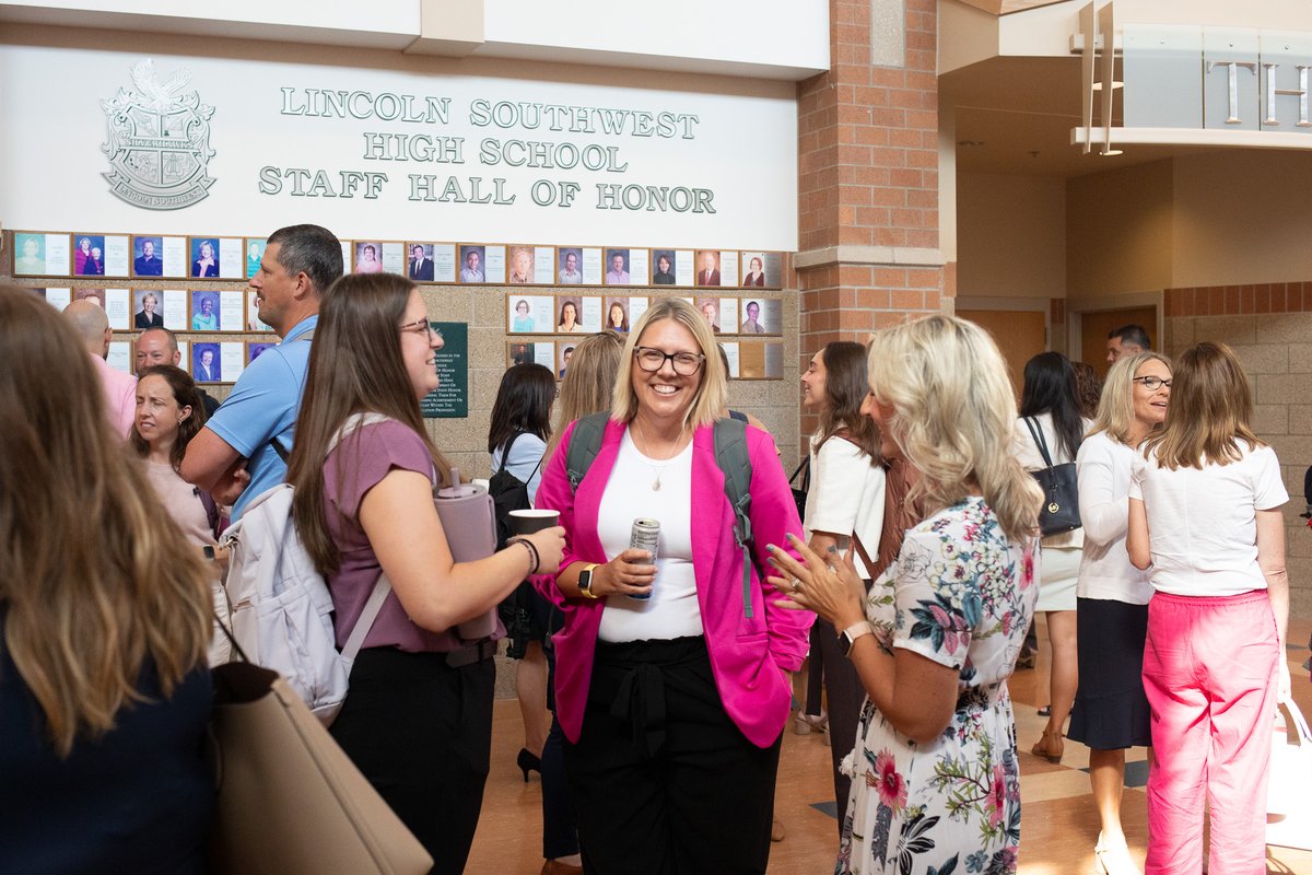 LPSorg's tweet image. LPS leaders learned how solid connections create strong school communities at the annual Leadership Day event! They will bring their new knowledge back to their schools & offices to construct stronger communities there. #LPSProud
Read more in this story: lps.org/post/detail.cf…