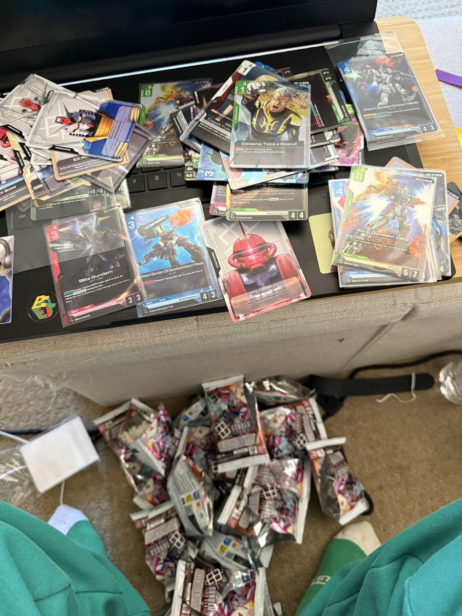franalations23's tweet image. Lined up today at Lost Levels Card Shop for the @GUNDAM_GCG_ENG set 1 booster box! 🤓👍🏻