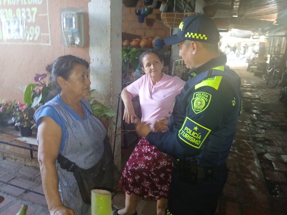 Departamento de Policía Meta (@policiameta) on Twitter photo 👧🏽👦🏾 La protección integral de niños, niñas y adolescentes es una prioridad.
En #Granada y #SanMartín, <a href="/ProteccionPonal/">Policía de Protección y Servicios Especiales</a> adelanta acciones preventivas contra la Explotación Sexual Comercial de NNA y el consumo de sustancias psicoactivas.
#JuntosPorLaNiñez
#TurismoSeguro 👧🏽👦🏾 La protección integral de niños, niñas y adolescentes es una prioridad.
En #Granada y #SanMartín, <a href="/ProteccionPonal/">Policía de Protección y Servicios Especiales</a> adelanta acciones preventivas contra la Explotación Sexual Comercial de NNA y el consumo de sustancias psicoactivas.
#JuntosPorLaNiñez
#TurismoSeguro