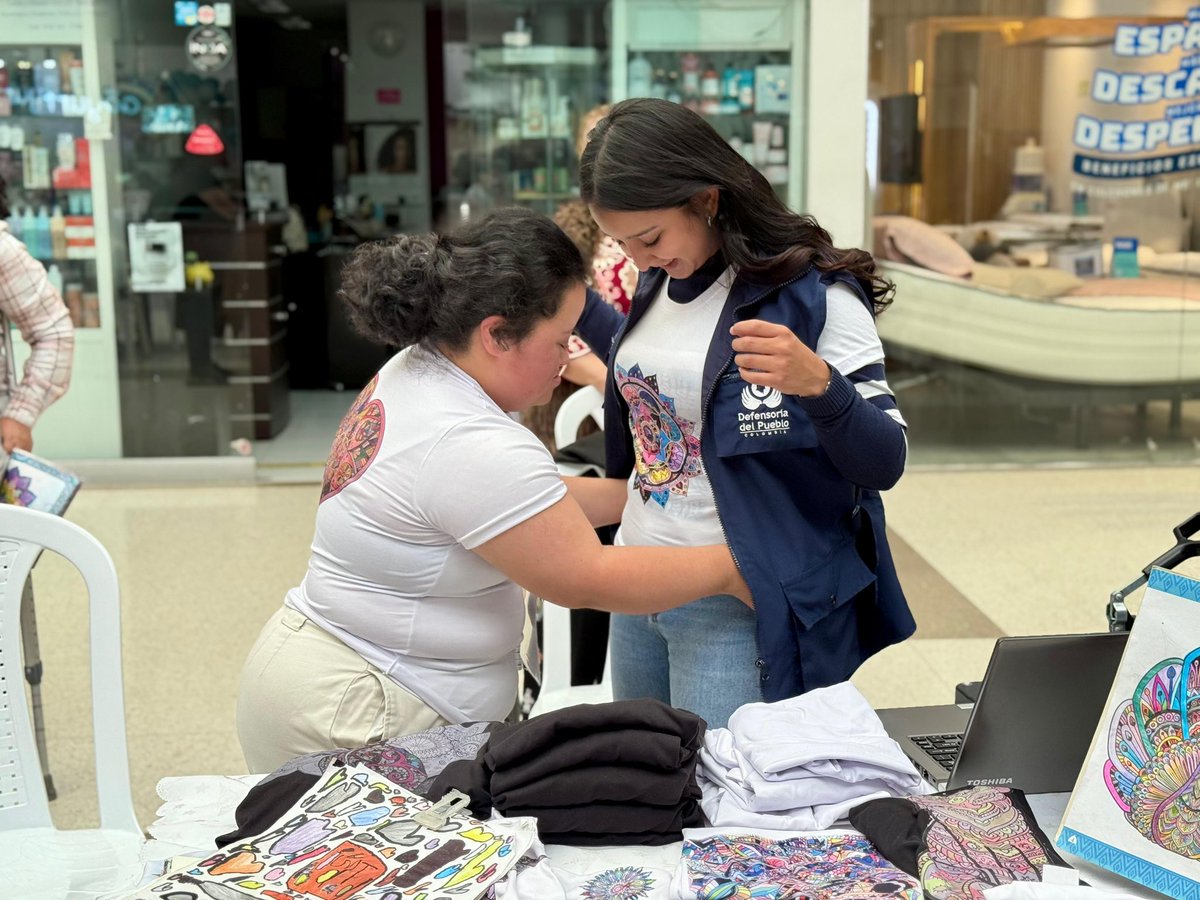 DefensoriaCol's tweet image. ¡Promovemos los derechos de cuidadores y cuidadoras en Boyacá!
Realizamos diversas actividades de promoción, divulgación y asistencia técnica a esta población. Entre ellas: ferias de emprendimiento, gestión de solicitudes ante Empresas e Instituciones Prestadoras de Salud y…