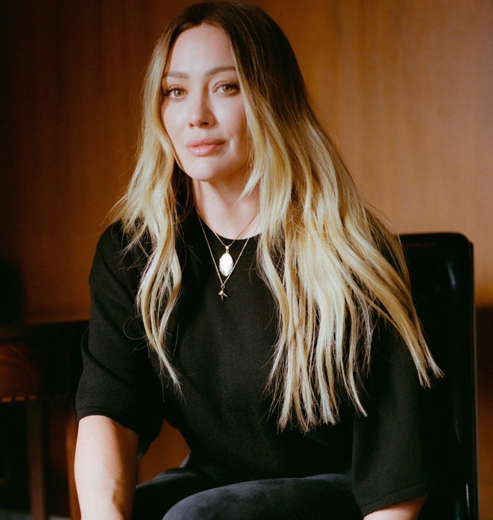 hilaryduffposts's tweet image. hilary duff is now officially signed to ‘whatchdog management’
SHE’S BACK TO MUSIC OMG