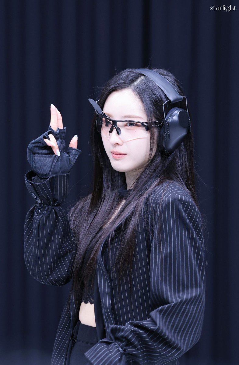 chohaseuldiary's tweet image. is she insane