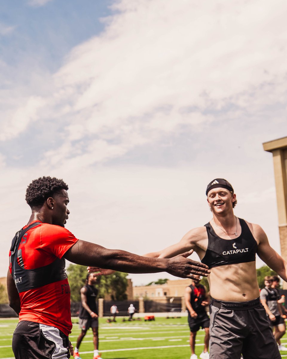 TexasTechFB's tweet image. Summer workouts ✔️
Fridays feel even better when fall camp starts next week!