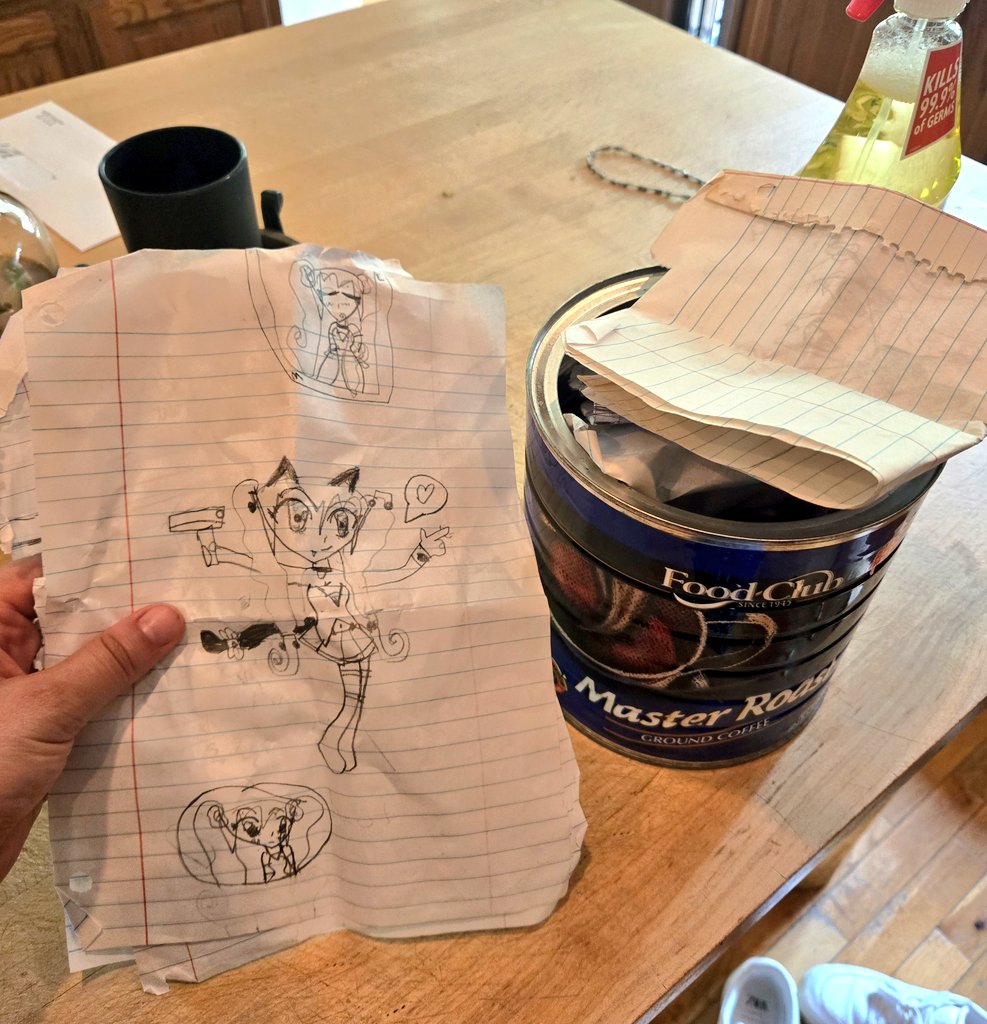 My parents found my bucket of old smutty fan art i drew and hid when I was 13 

Im not showing the lewd ones because im incredibly embarrassed FUCK

time to kms