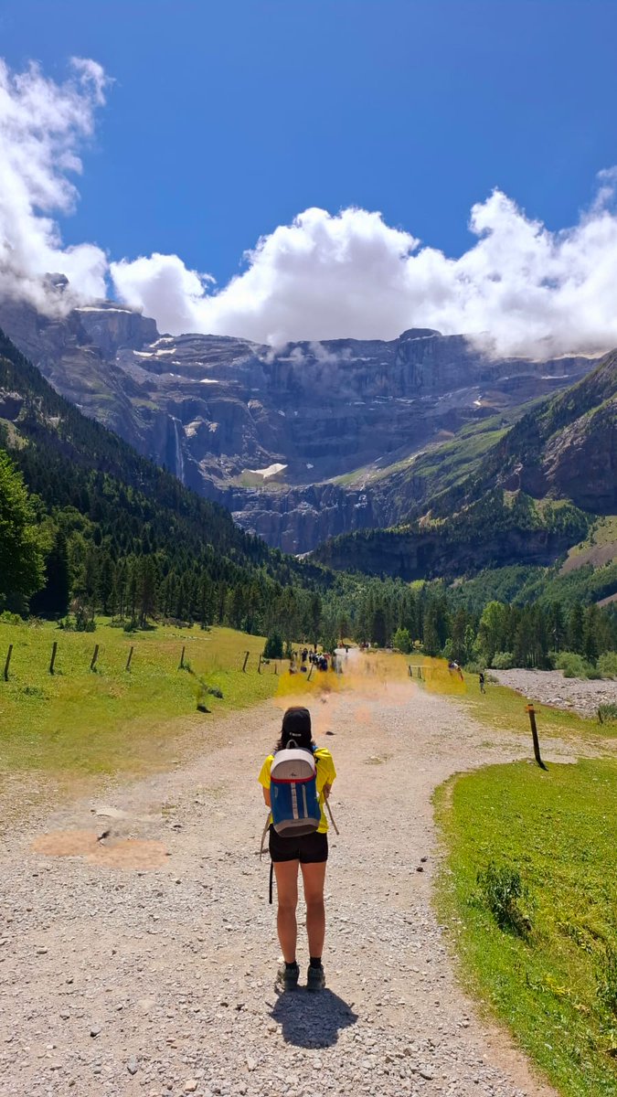 Mi felicidad. Mochila a la espalda, montañas delante y a caminar. No me hace falta nada más. ⛰️❤️🙏