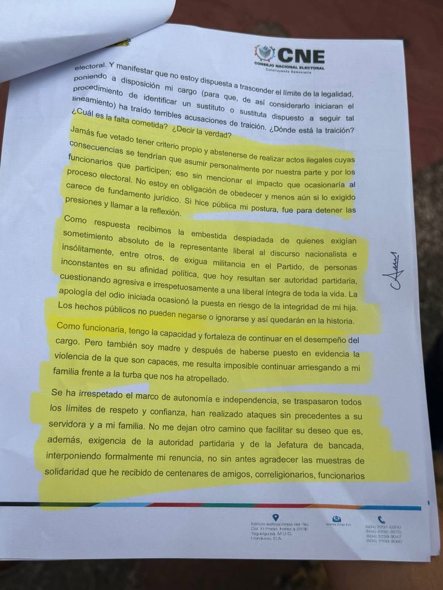ESTA RENUNCIA SOLO EVIDENCIA LA BAJASELA DE <a href="/RobertoContreM/">Roberto Contreras🐤</a> , <a href="/SalvaPresidente/">Salvador Nasralla</a>  y demas autoridades del Partido Liberal de Honduras. LEANLA PUEBLO HONDUREÑO LEANLA. LIBRE NO DEBE ACEPTAR LA RENUNCIA DE LA CONSEJERA PAOLA.