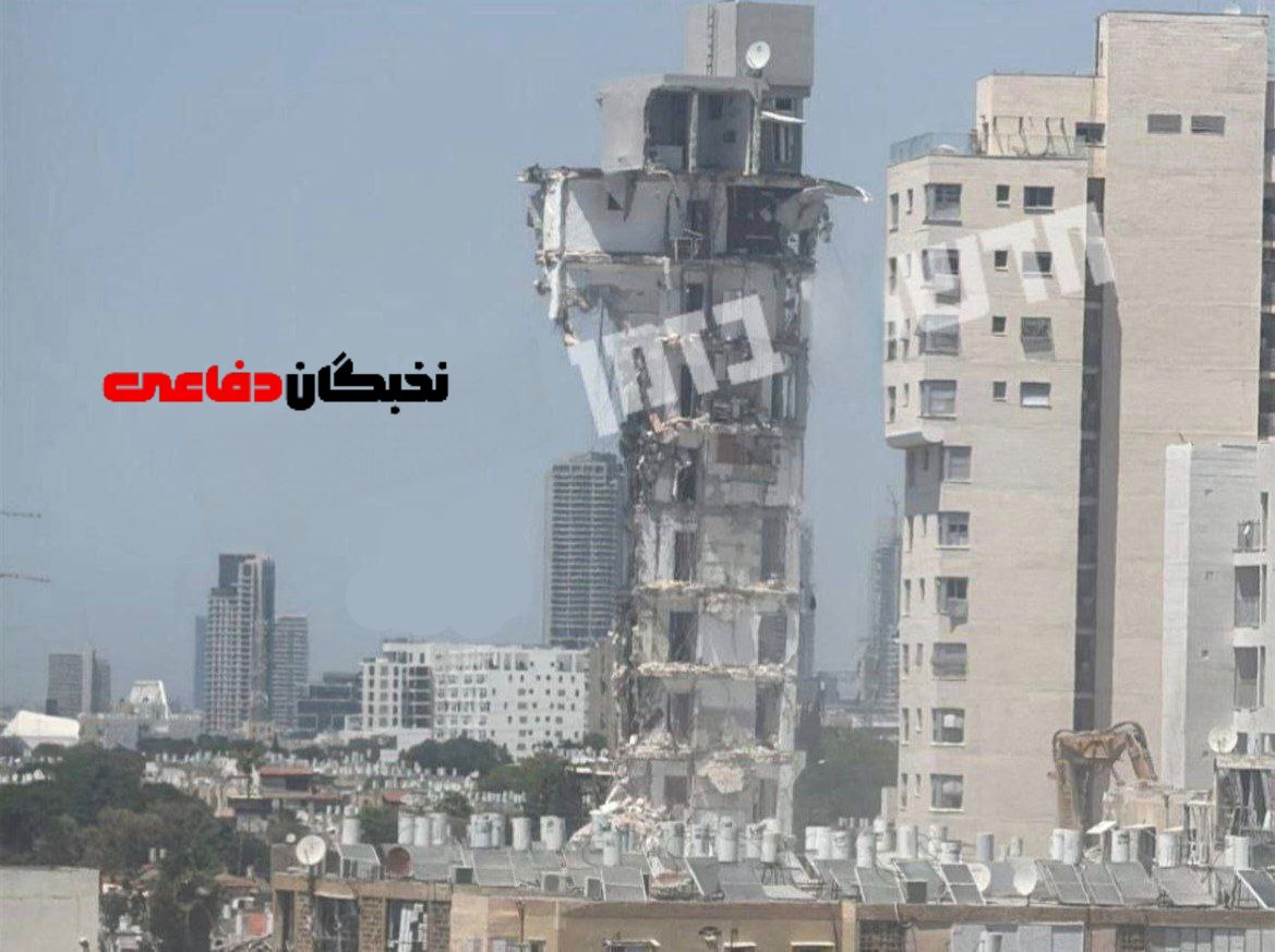 MMd1297142's tweet image. 🇮🇱❗️ ساختمان تخریب شده در اسرائیل در جریان جنگ ۱۲ روزه که به علت سانسور خبری تازه عکسش اومده بیرون.
پ.ن فکر کنید این ساختمان که تو دید عموم مردم بوده رو سانسور کردن و نذاشتن کسی عکسش رو پخش کنه بعد توقع دارید عکس از پایگاه نظامی و هوایی اسرائیل پخش بشه از نواتیم چه خبر ؟
#فوری