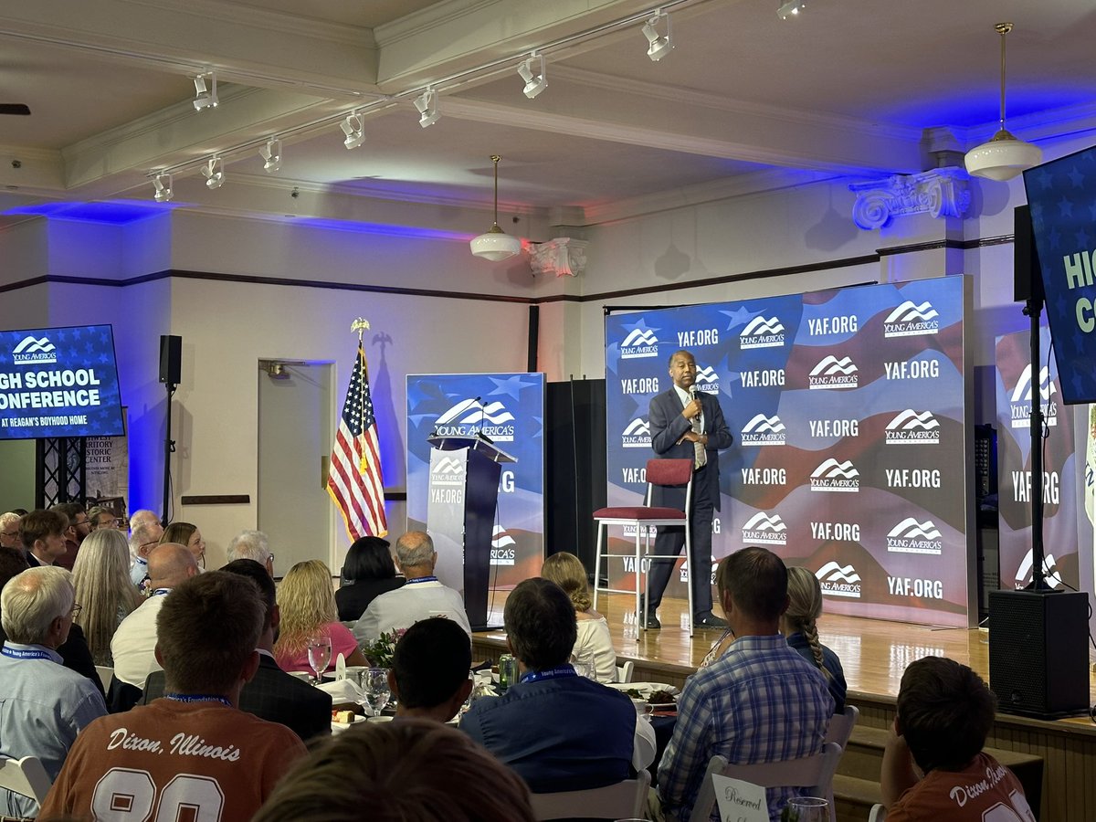 ACI1776's tweet image. Dr. Ben Carson joined the @yaf High School Conference in Dixon, IL, boyhood home of President Ronald Reagan, to speak to over 150 students about the enduring values that make America great.
He encouraged students to stay engaged, reminding them that America’s best days are still…