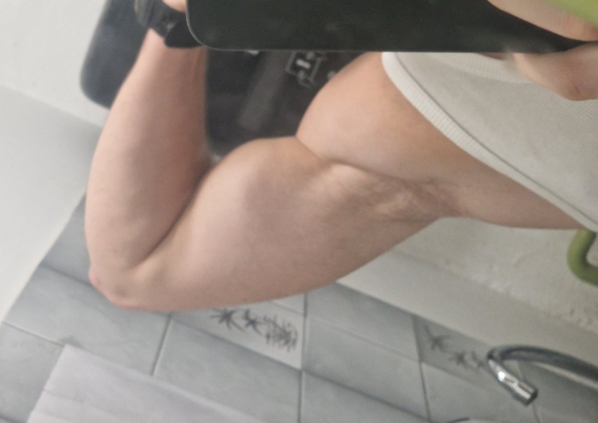 alpinespirits's tweet image. If you're jacked you can play with puppets in public and no one will care really because you're jacked and well that sorts most of lifes issues