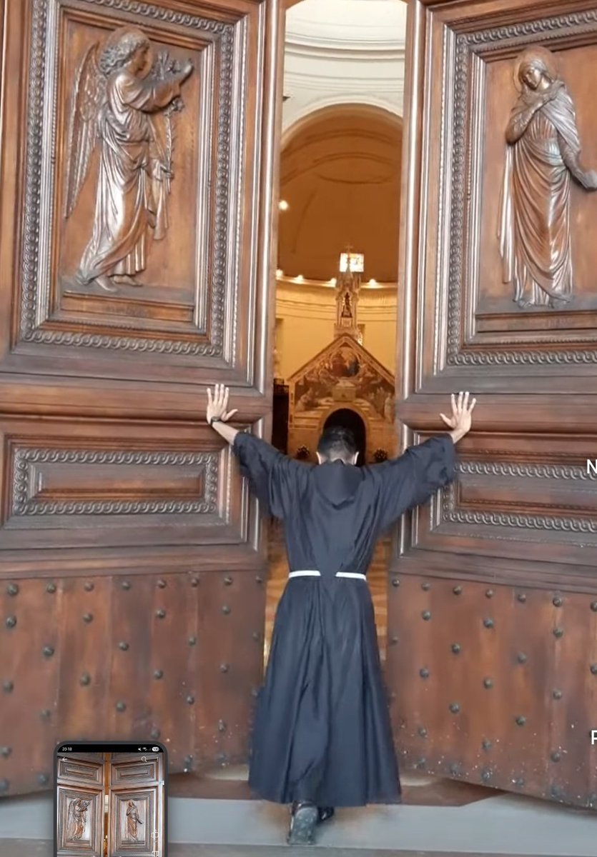 SiateSanti's tweet image. IL GRANDE PERDONO DI ASSISI
(1-2 Agosto)
Scrivi la tua preghiera e i Frati della #Porziuncola, da questo luogo santo, la affideranno a Dio per intercessione della Vergine Maria.
È il tuo modo di partecipare, anche da lontano, a questo tempo speciale.
⬇️
assisiofm.it/scrivi-la-tua-…