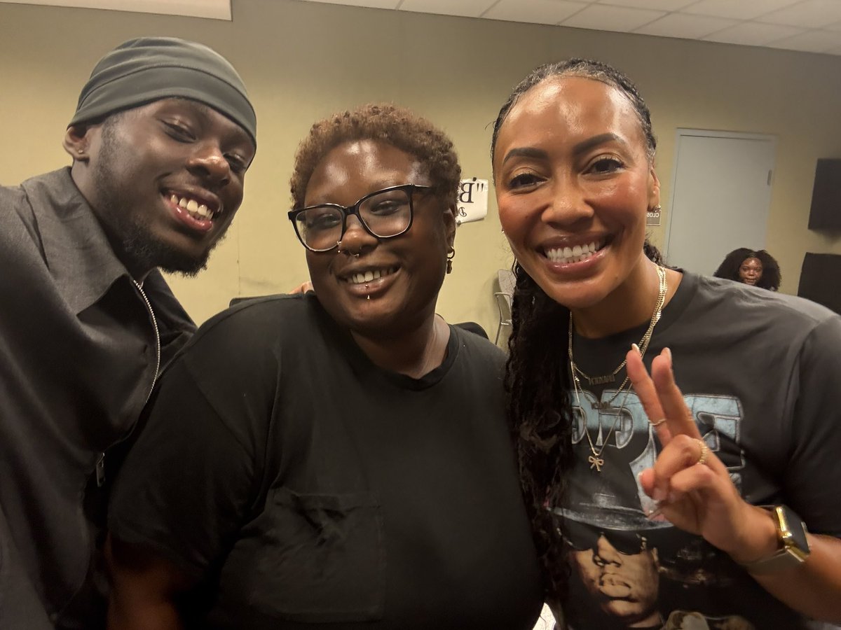 Arin Tucker tweet media