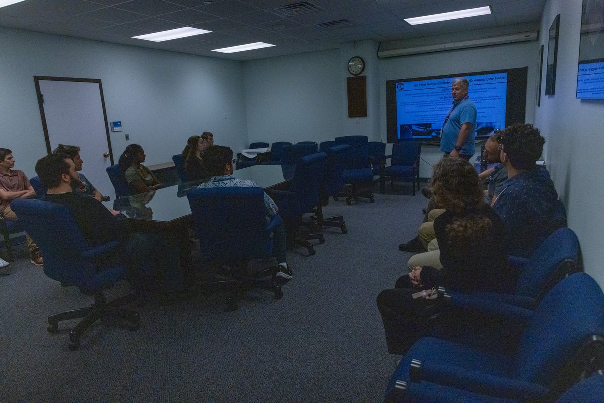 NavyOceans's tweet image. #NavalSTEM
Interns and researchers from the Naval Research Laboratory toured CNMOC facilities on Stennis Space Center July 18, 2025.
#ItStartsWIthUs
#NavalOceanography
#AllAheadFlank
#WarfightingWarfightersFoundation
#STEMcareers #STEM