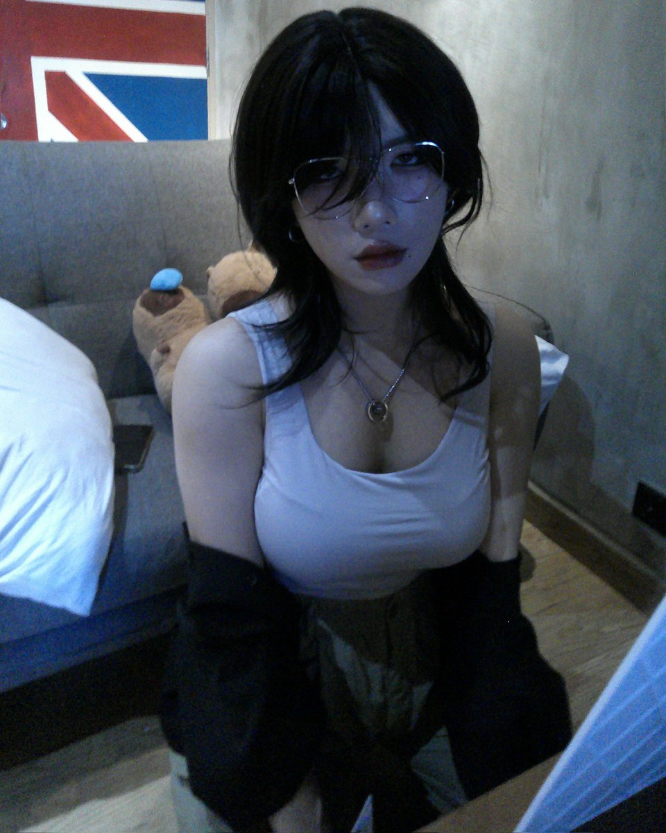 SUPE (@supeviews) on Twitter photo 