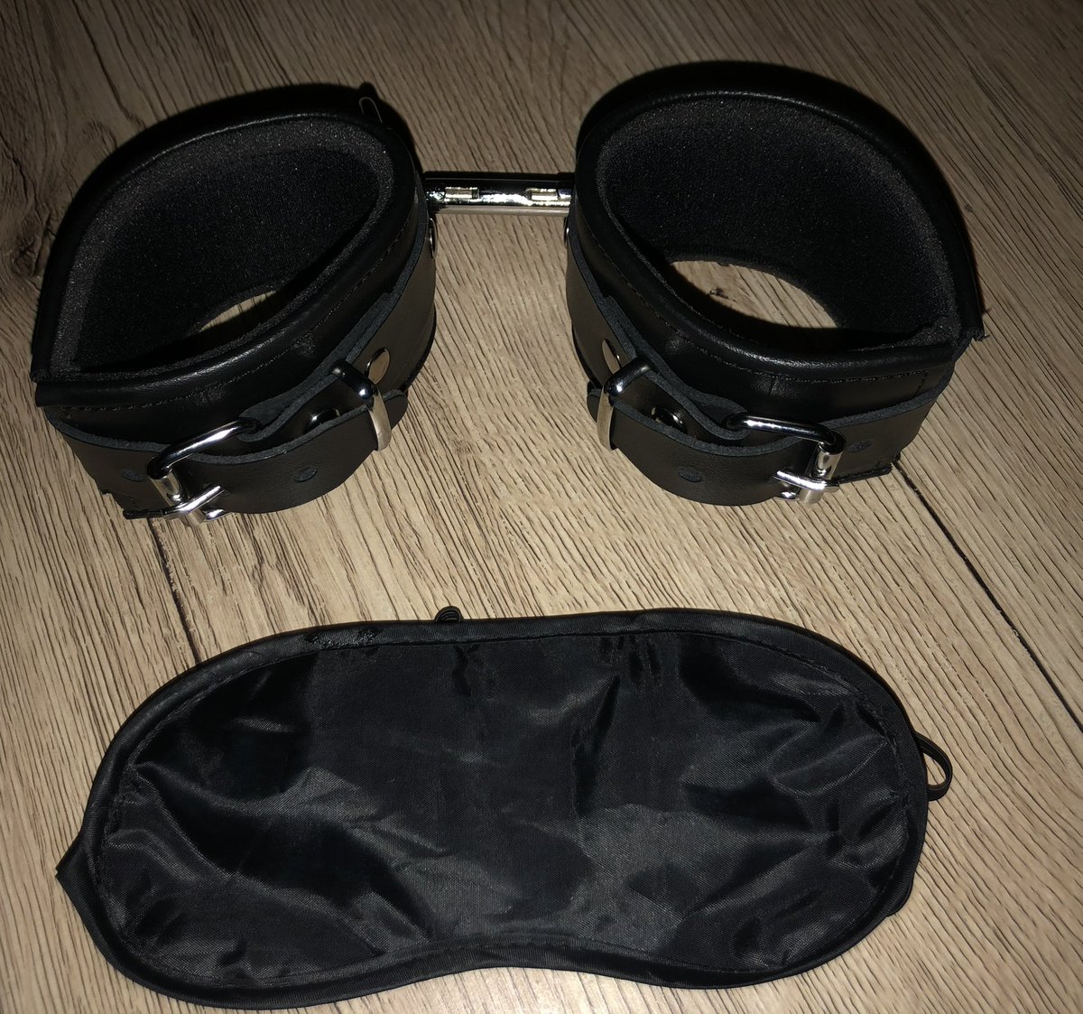 Ma esti jatekok ;-) vajon ki fogja viselni? 
😈😈😈👅👅👅💦👅