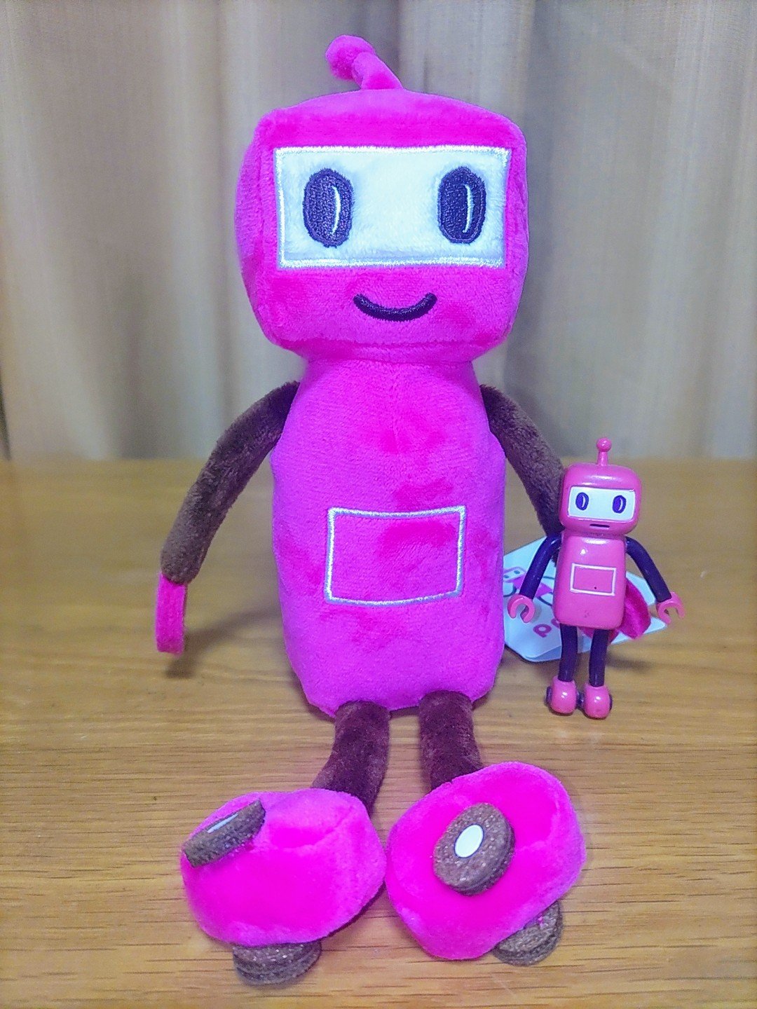 ぬいぐるみロボット Amazon.co.jp: ロボット・ドリームズ ぬいぐるみ robot dreams