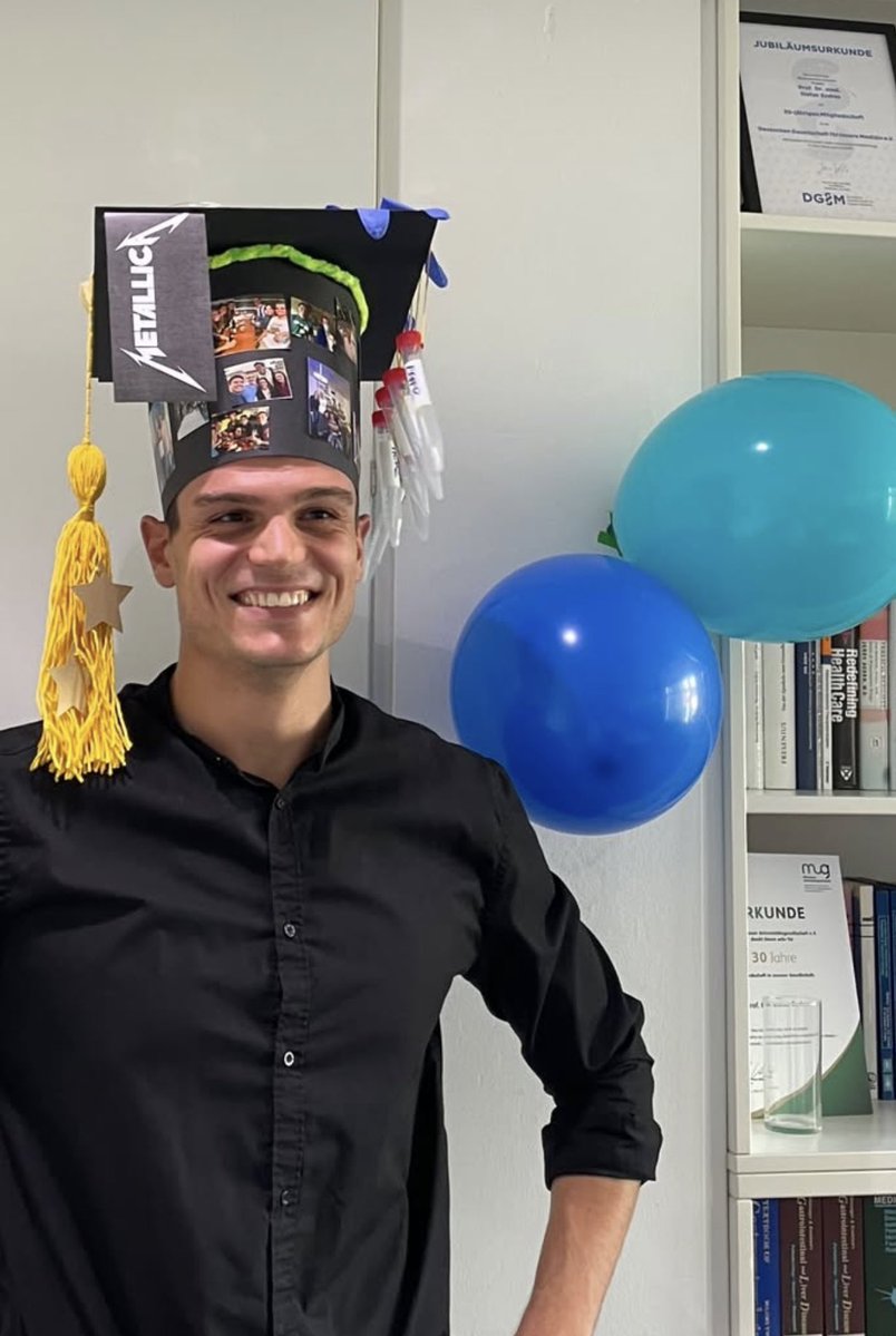KlinPharm's tweet image. Two new doctors on the loose! Huge congratulations to Emanuele Carlini and Jan Gärtig 🥂#PhD