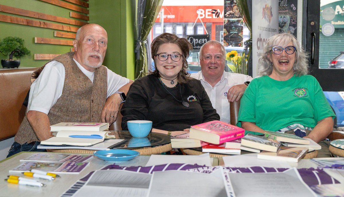 lisburnfeile's tweet image. 🌈 Telling Our Stories was a brilliant night!
Huge thanks to Niamh McNally for leading a powerful queer writing workshop, and to Chat and Chill Café for the warm welcome.
#lisburnfeile #niamhmcnally #festivalvibes #queerpoetryandprose