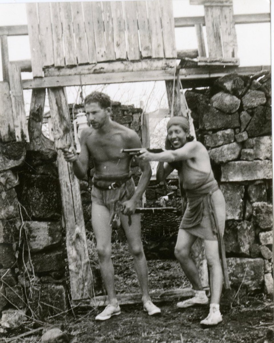 CriminalShow's tweet image. In the 1930s, a baroness moved to the Galapagos – she brought her two lovers, a gun, and a whip. Not long after she arrived, things started going wrong on the island. New today, “Death in Eden”: buff.ly/5kfVssI