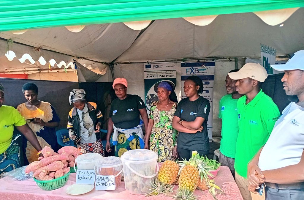 GakenkeDistrict's tweet image. Uyu munsi hasojwe imurukabikorwa ry'Akarere ka Gakenke rya 2025 #GakenkeOpenDay2025, ryari rimaze iminsi ine ribera muri Centre ya Gakenke