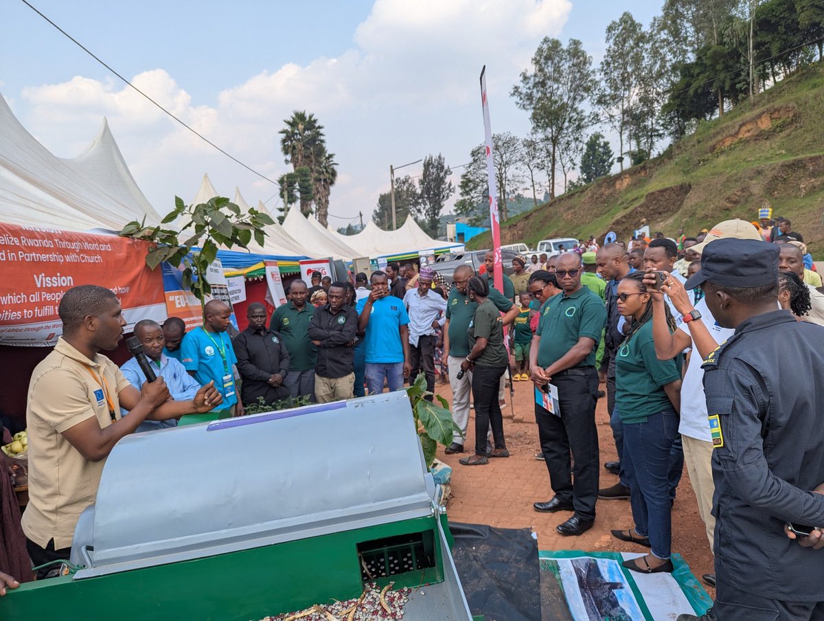 GakenkeDistrict's tweet image. Uyu munsi hasojwe imurukabikorwa ry'Akarere ka Gakenke rya 2025 #GakenkeOpenDay2025, ryari rimaze iminsi ine ribera muri Centre ya Gakenke